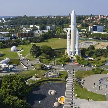 T1bis Meuble Cozy Avec Jardin Et Parking Prive Lägenhet *
